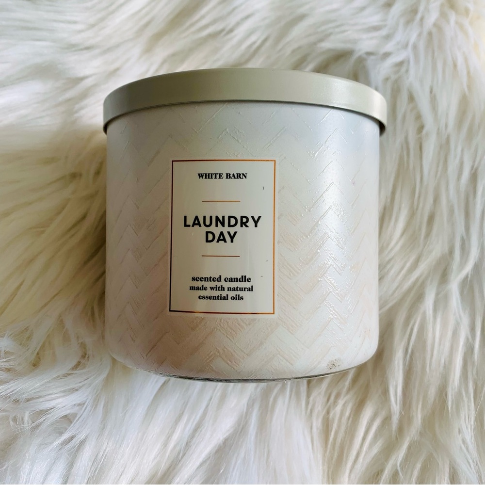 Bath & Body Works Laundry Day 3 Wick Candle NWT 14.5 oz NEW NWT